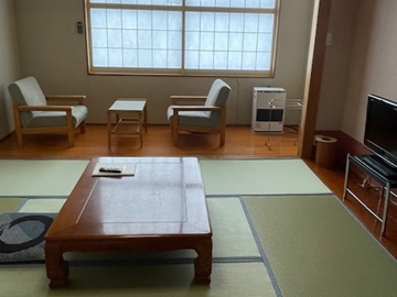 *旧館・和室（客室一例）/畳の香りがほのかに薫るお部屋で団欒のひと時をお過ごし下さい。