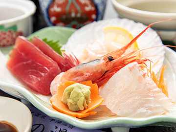 *【夕食一例】新鮮な海の幸をお楽しみいただけます