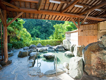 大黒山山麓に湧く湯の川温泉は「日本三美人の湯」源泉掛け流しの良質な湯！