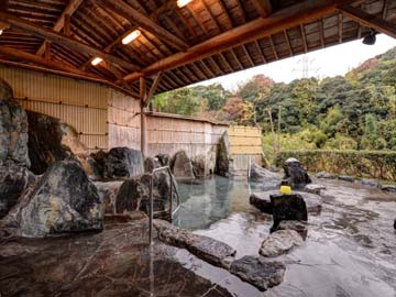 ＊【露天風呂】自慢の岩風呂で癒やしのひとときを