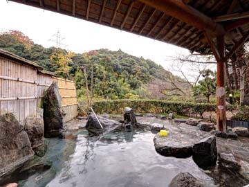 ＊【露天風呂】「日本三美人の湯」といわれる良質な湯は源泉掛け流し。