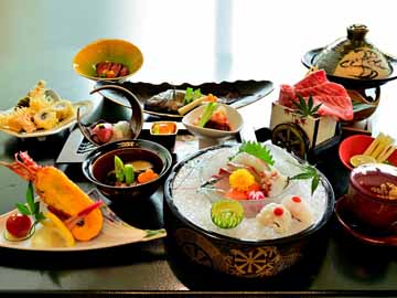 *〔季節の会席料理〕その日仕入れた目利きの食材を腕によりをかけてお客様の元へお持ちいたします（一例）