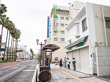 *【施設】バス停すぐなので、アクセス便利！道に迷う心配ナシ☆