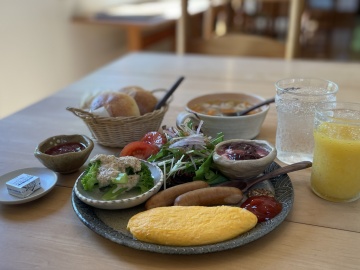*ご朝食一例/彩り豊かなワンプレート。パンスープか、ご飯お味噌汁、その日の気分で好きな朝食を選べます。