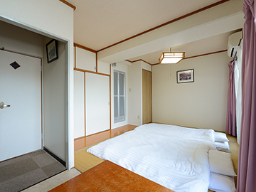 *【和室6畳】バス、トイレ別、洗濯ベランダ干しOK、ファミリーや団体様におすすめのお部屋です。