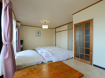 *【和室8畳】バス、トイレ別、洗濯ベランダ干しOK、ファミリーや団体様におすすめのお部屋です。