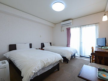 *【ツイン】日常空間と異なる上質なデザインをお楽しみいただけるお部屋です。