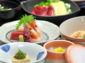 *【夕食一例】新鮮な食材を吟味！その季節の“美味”をご堪能下さい。