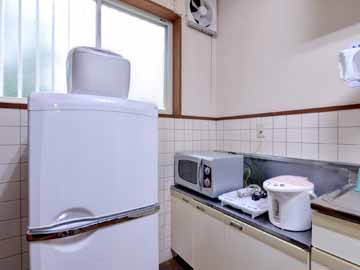 *【ファミリーコテージ一例】冷蔵庫やレンジ、給湯器等、家電も充実!