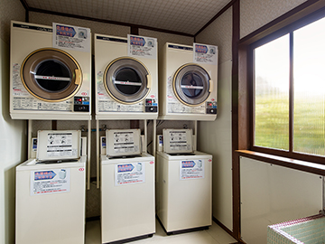 *コインランドリー：洗濯が必要な長期滞在も安心です