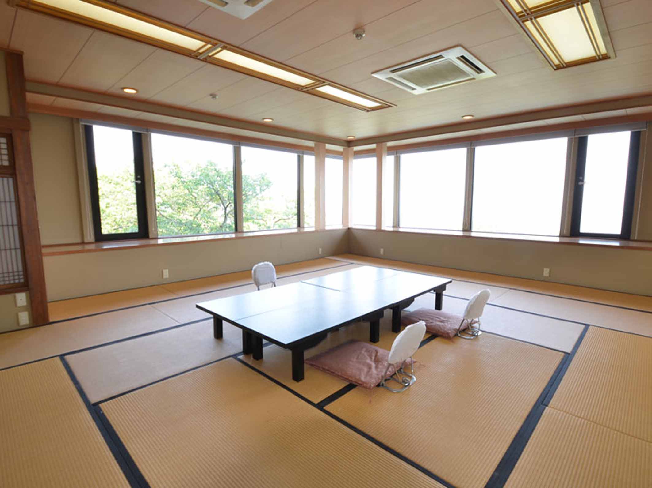 【牡丹の間】1日1組様限定の広々とした絶景の角部屋。