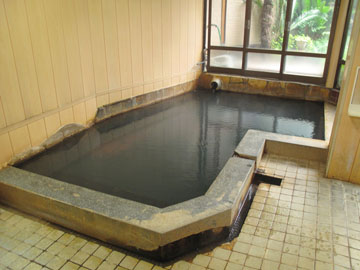 *【内湯・男湯】アルカリ単純泉のかけ流し。もちろん24時間入浴可能!