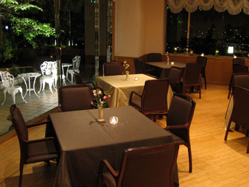 【レストランひむか２】隠れ家的空間で、バラエティに富んだ宮崎の食材をぜひご堪能ください。