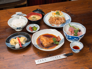 *【グレードアップ夕食】男性も満足のボリュームたっぷり夕食です。