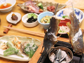 *夕食一例/川魚や季節の野菜に山菜など、山里ならではの素朴なお料理をご用意致します！