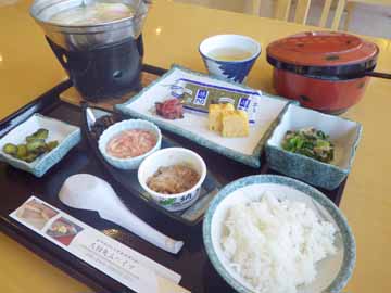 *【朝食一例】朝からしっかり栄養補給！美味しいご飯をいただきます！