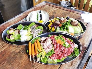 *黒毛和牛の宍粟牛と海鮮の豪華BBQ！