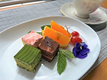 *喫茶「味や山」のケーキセット