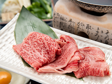 *【夕食（一例）】黒毛和牛のとろける大和牛をすき鍋で