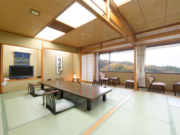 *【景色の見える山側の部屋】生駒山系から平群平野が望める落ち着いた雰囲気の純和風客室です。