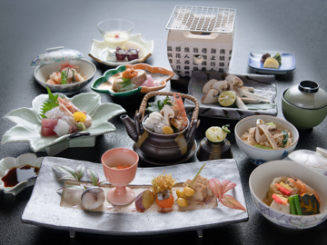 *【松茸会席】メインは松茸とご当地大和牛を同時に楽しめる＜松茸のすき鍋＞