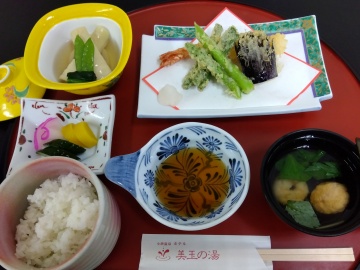 *ご夕食　天ぷら定食一例/量控えめの素材本来の旨みをお楽しみいただく「天ぷら定食」