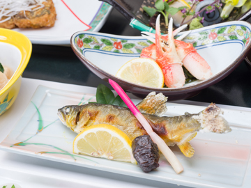 *ご夕食一例/ 川魚を中心とした季節折々の和会席料理。