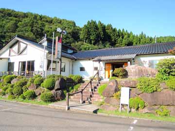 海沿いの宿が多い能登では珍しい山の中にある公共の宿です