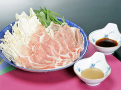 *みゆき豚のしゃぶしゃぶ/飯山産ブランド豚肉みゆきポークを使用。シンプルにポン酢で。