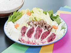 *鴨鍋（季節限定）/新鮮な鴨肉をたっぷりのお野菜と食す幸せ鍋。