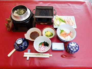 *【夕食全体例/釜飯】旨みたっぷりのダシが決め手！