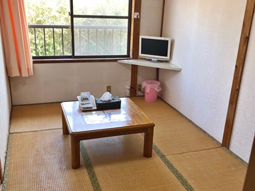 *和室4.5畳（客室一例）/民宿らしいシンプルな和室のお部屋。一人旅には最適です。