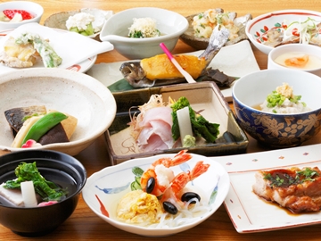 *夕食一例／クチコミ好評価☆川魚、肉、野菜と地元の食材中心の手作りの懐石料理をご用意致します。
