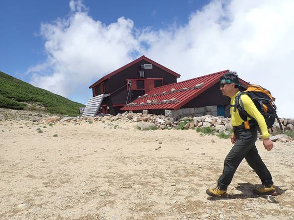 *【トレッキング・登山】高みを目指す楽しみ、山の魅力に溺れよう（イメージ）