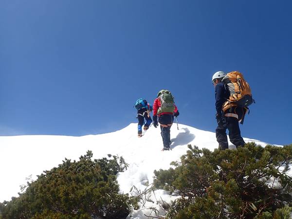 *【トレッキング・登山】一歩一歩、大自然の謎に迫る旅に挑む（イメージ）