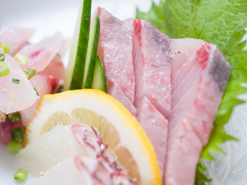 *【夕食一例】季節や仕入れによって変わるお造り盛り合わせ