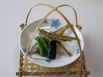 *【稚鮎の揚物】ほくほくの身が楽しめる一品として好評いただいております