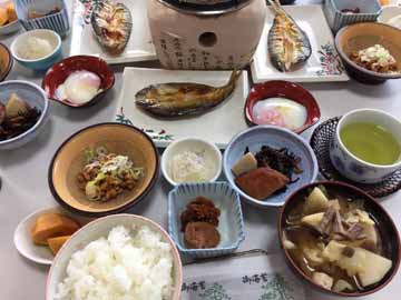 *【朝食一例】名物！鮎のひらきは、お席にて焼き立てをお召し上がりいただけます。