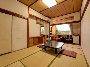 ＊和室８畳／和室ならではの落ち着く空間でゆっくりお過ごしくださいませ。