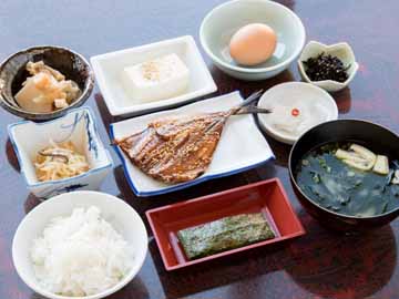 *【朝食一例】朝から壱岐の味覚が味わえる和朝食です