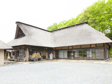 *【客室/曲り家】かやぶき屋根の南部曲り家は、美しい日本の原風景そのものです。
