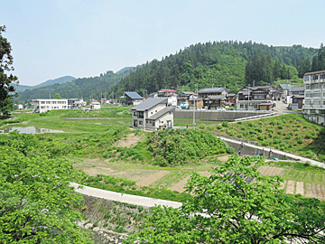 *お部屋からの眺め／緑豊かな田園風景が広がる静かな奥座敷の風情をのんびりとお楽しみください。