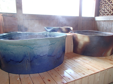 【女性露天風呂】奈良時代に開湯した、美人の湯とも呼ばれるお湯で癒しのひと時を