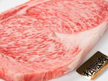 *松阪牛ステーキ会席のメインは、100gのサーロインステーキ！