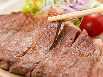 【*松阪牛】サーロインステーキ。とろける脂のうまみを堪能してください。