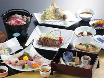 *通常の会席料理よりもお造りや前菜の内容がグレードアップ致します。