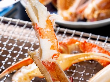 *【炭火焼きがに】お客様の目の前で焼く炭火焼きがに