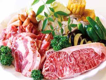 自然のなかで食べるジューシーなお肉や野菜はいつもより美味しさ倍増♪