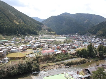 *【馬路村】山に囲まれた自然いっぱいの小さな村です。
