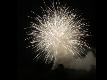 *【花火大会】間近に上がる花火は音とともに魅力的♪